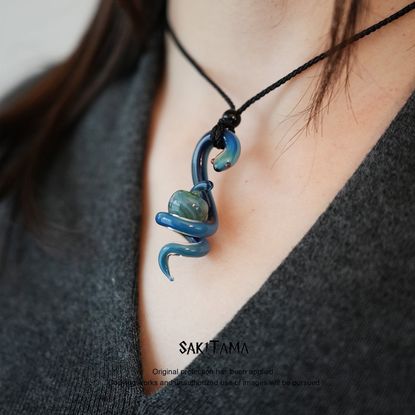 Ocean Envy – Snake & Apple | Handmade Glasswork